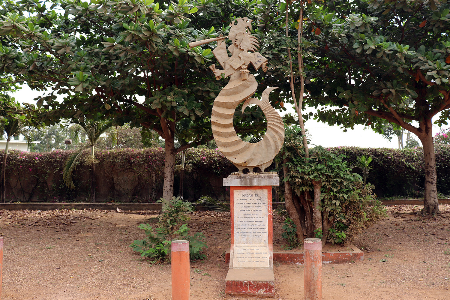 05._ouidah sirene emplacement arbre de l oubli