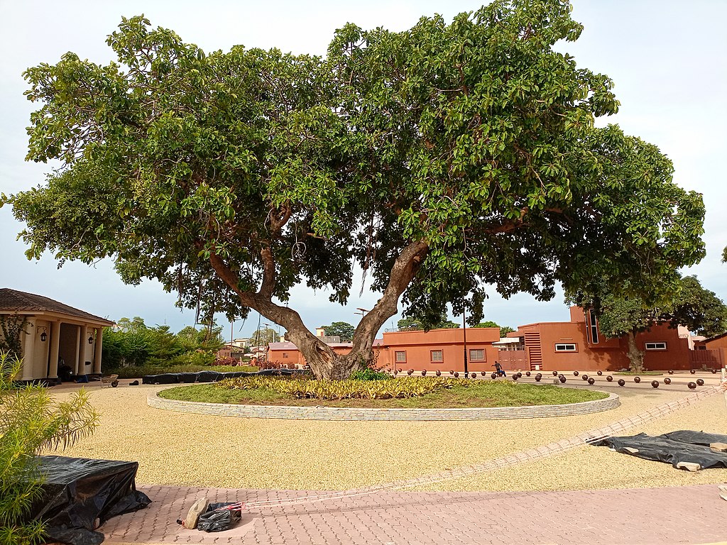 Les_lieux_touristiques_de_Ouidah,_place_Chacha